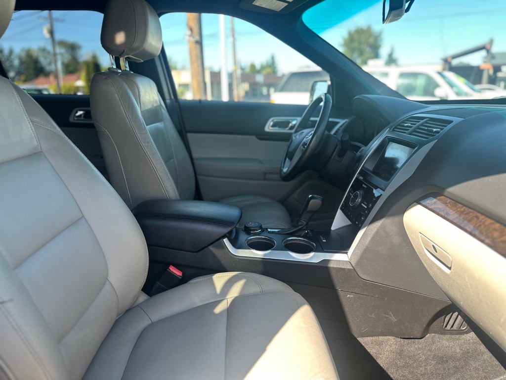 2011 Ford Explorer Image 23