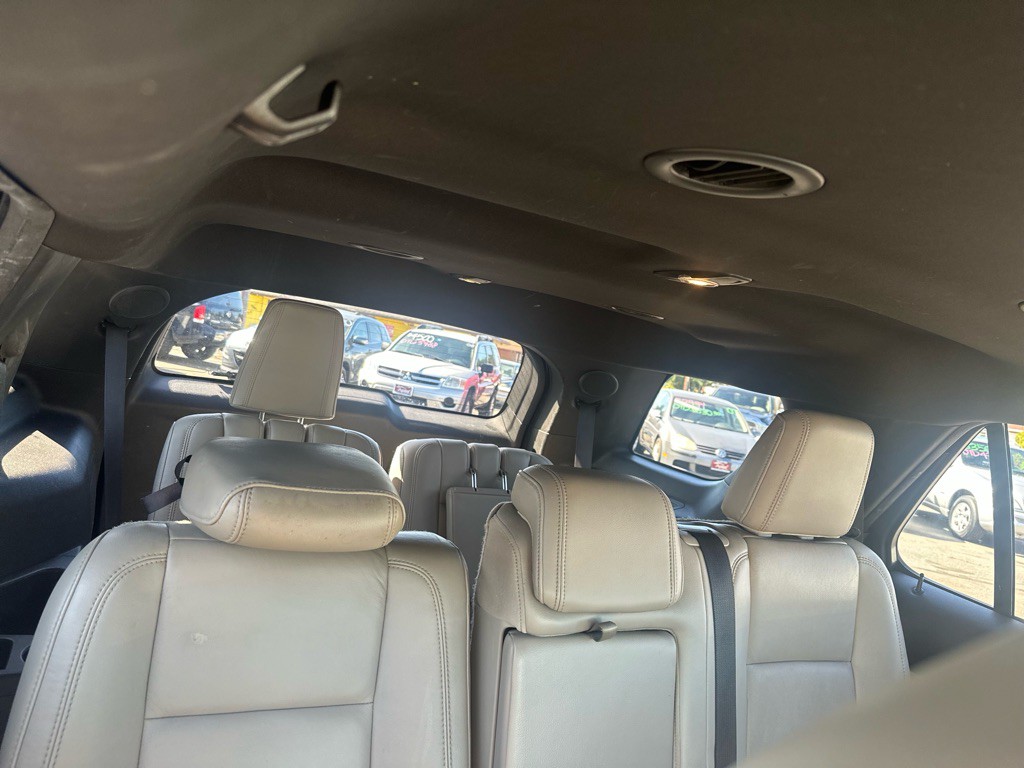 2011 Ford Explorer Image 24