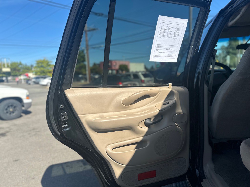 2001 Ford Expedition Image 18