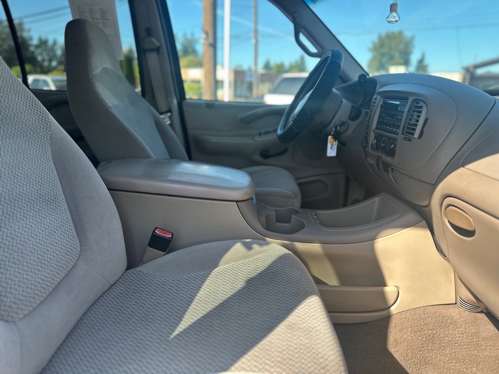 2001 Ford Expedition Image 25