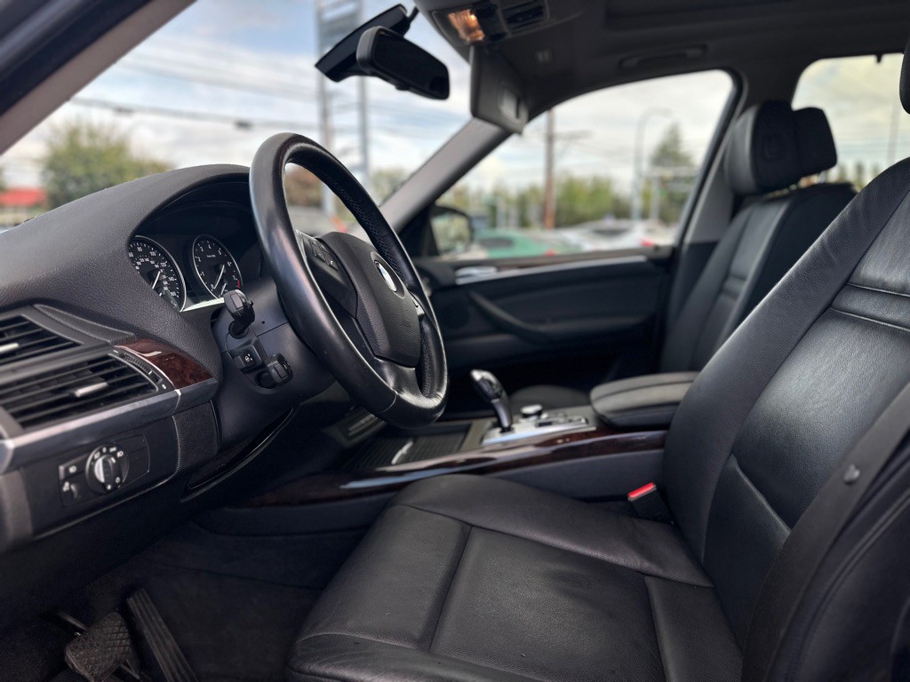 2009 BMW X5 Image 13
