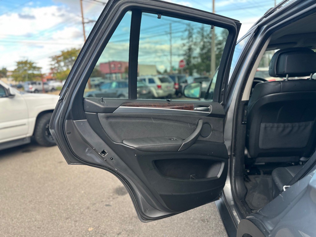2009 BMW X5 Image 18