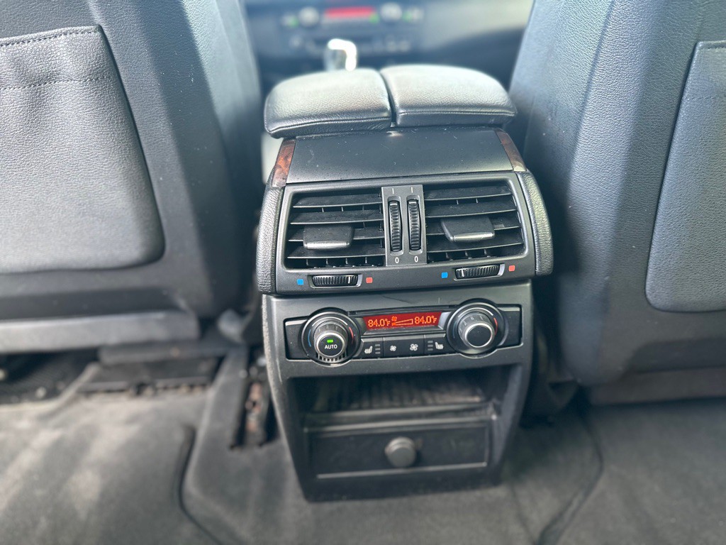 2009 BMW X5 Image 21