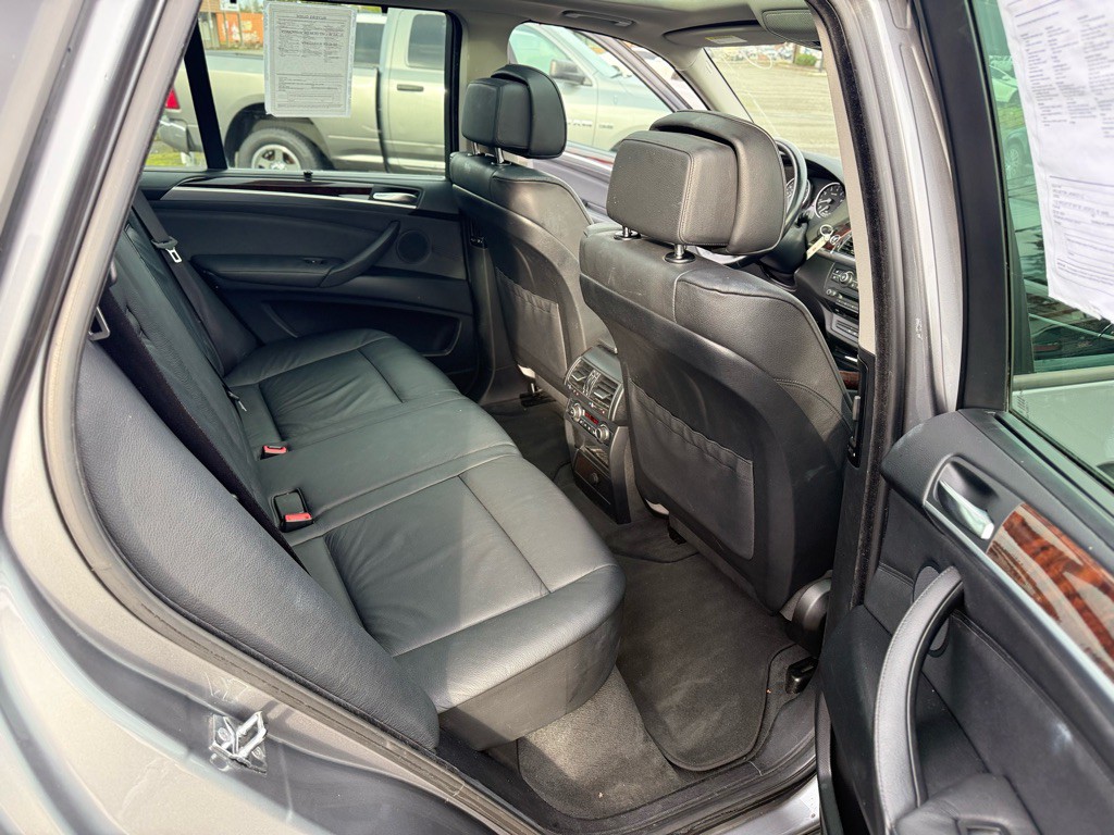 2009 BMW X5 Image 18