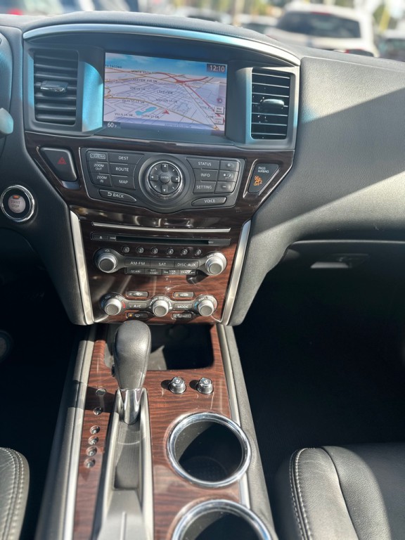 2014 Nissan Pathfinder Image 16