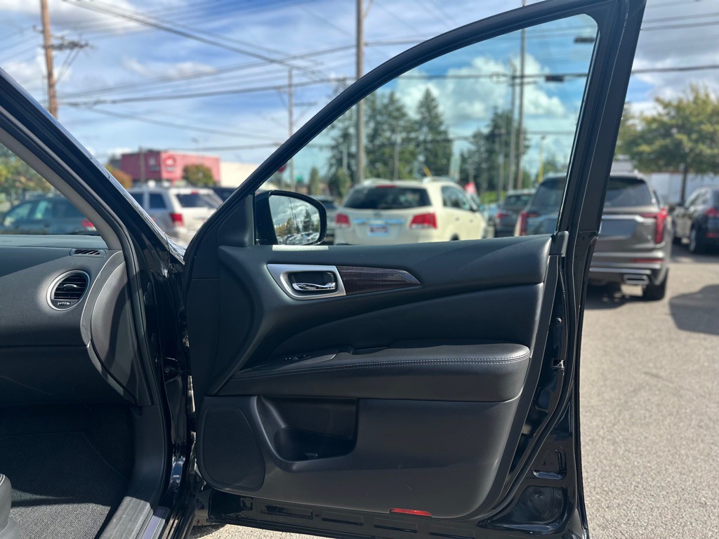2014 Nissan Pathfinder Image 22