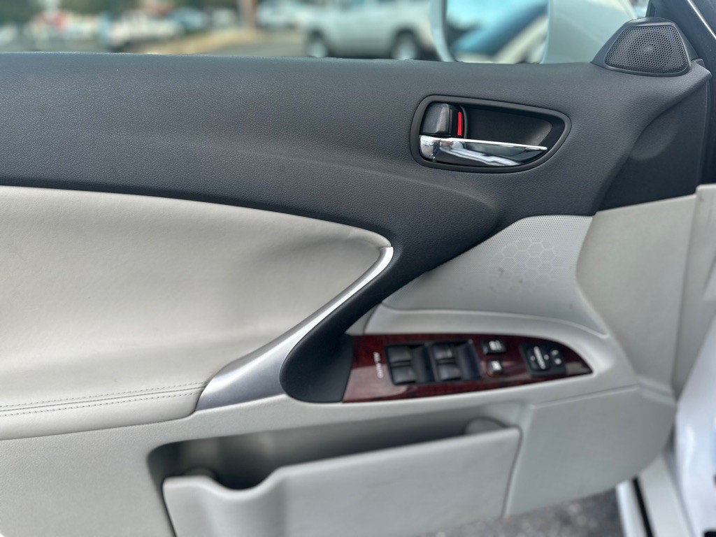 2008 Lexus IS 250 Image 11