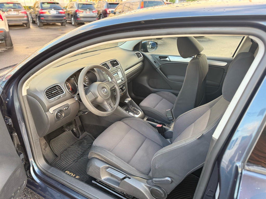 2010 Volkswagen Golf Image 9