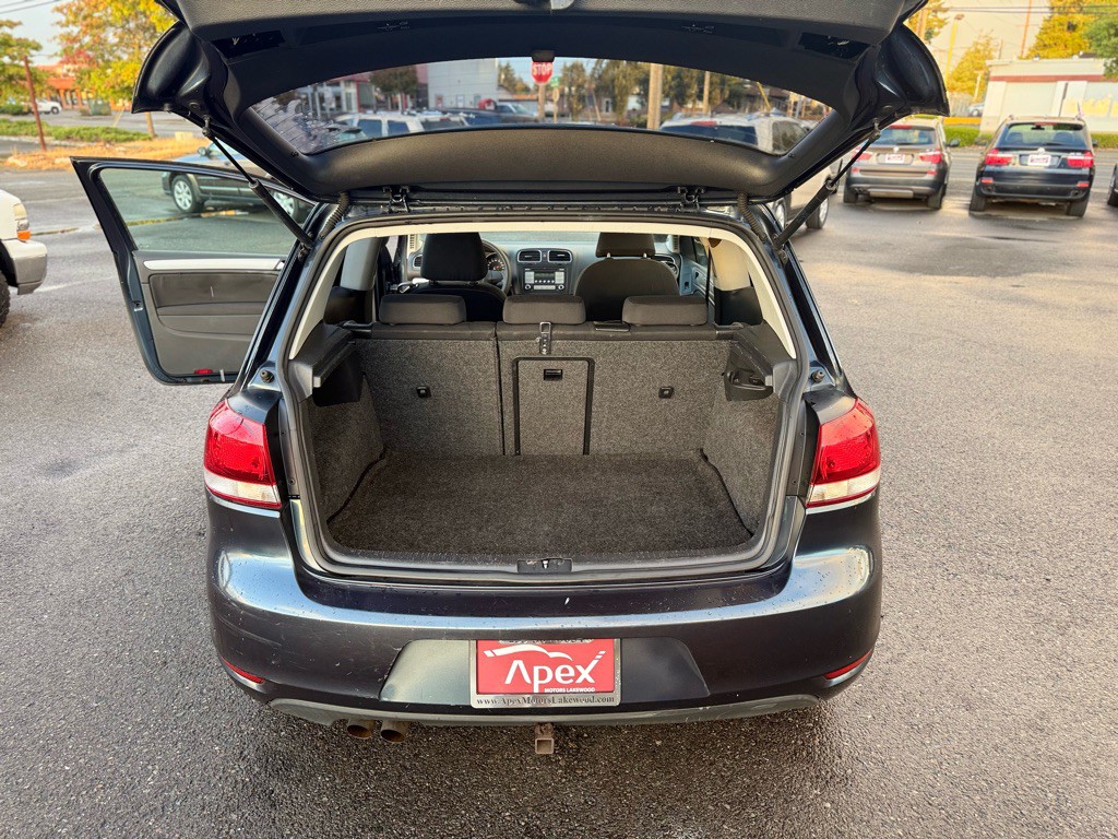 2010 Volkswagen Golf Image 13
