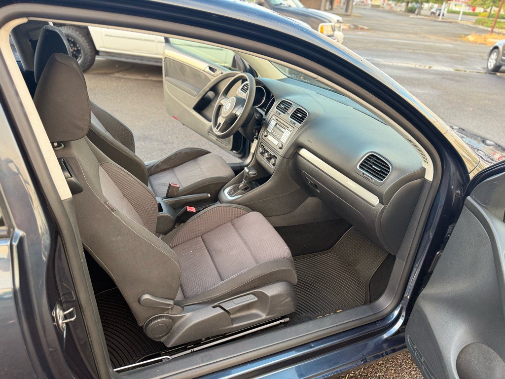 2010 Volkswagen Golf Image 14