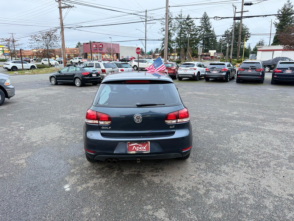 2010 Volkswagen Golf Image 7