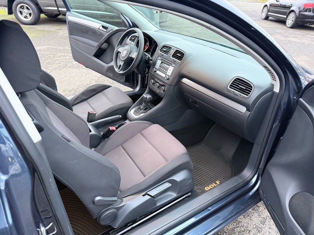 2010 Volkswagen Golf Image 14