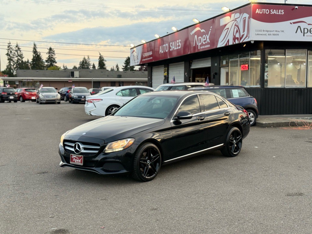 2015 Mercedes-Benz C-Class Image 3