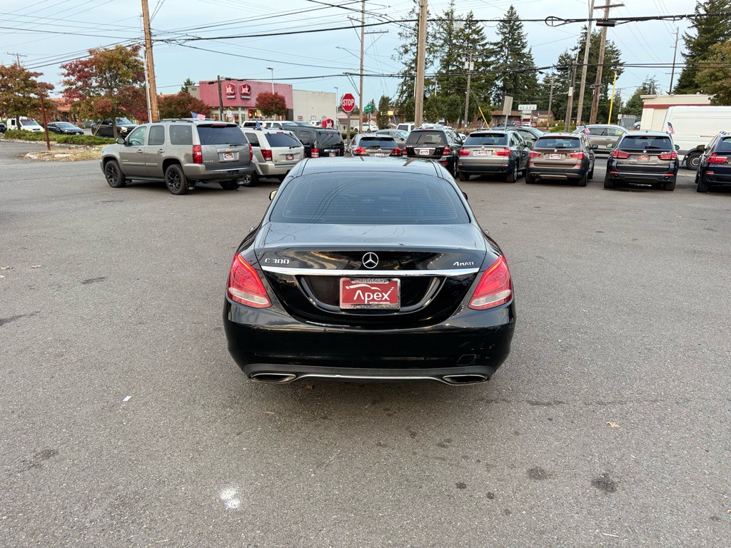 2015 Mercedes-Benz C-Class Image 9