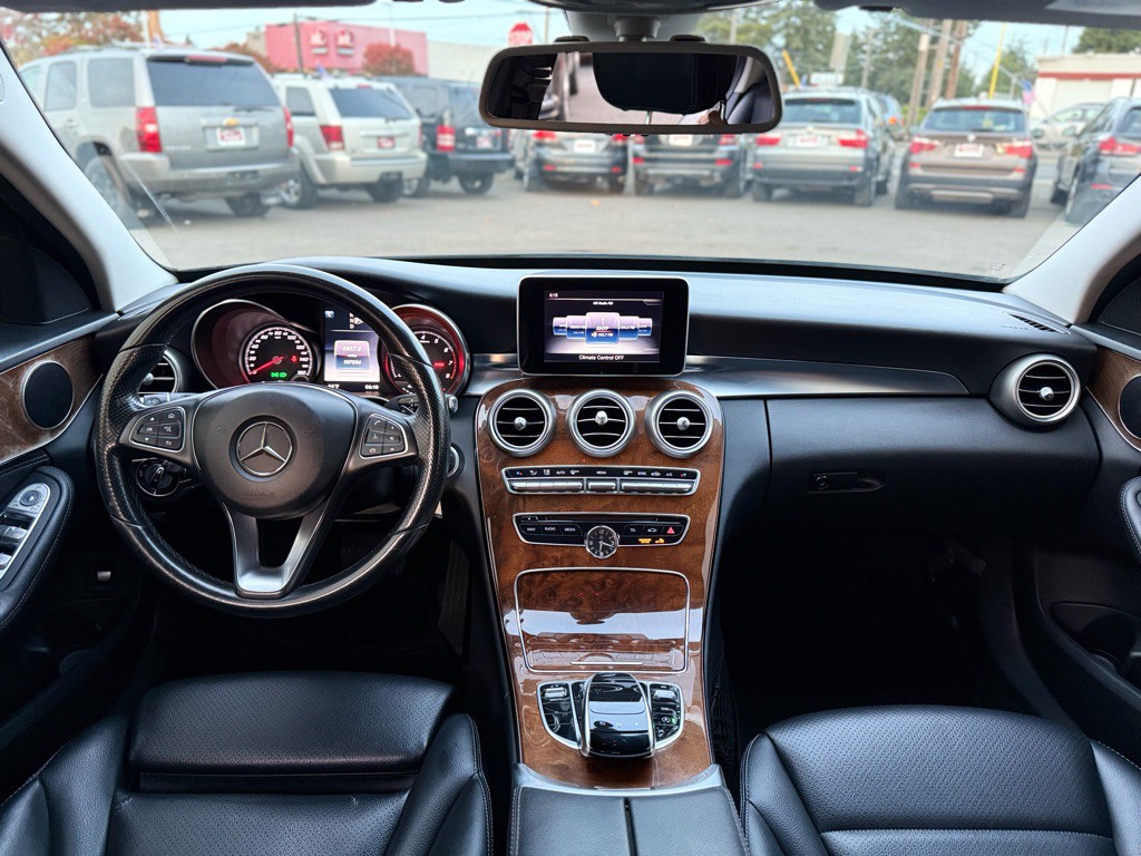 2015 Mercedes-Benz C-Class Image 15