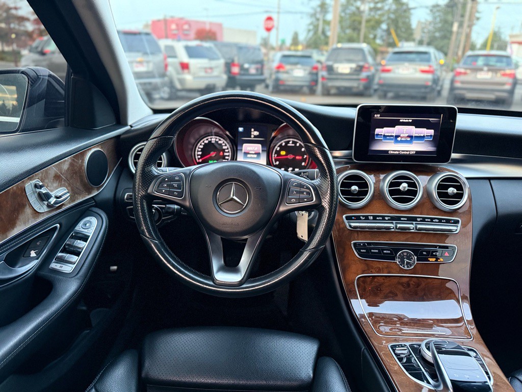 2015 Mercedes-Benz C-Class Image 16