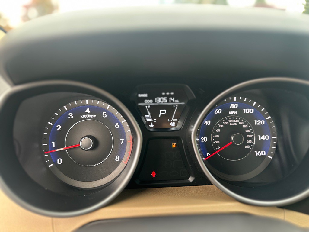 2012 Hyundai Elantra Image 14