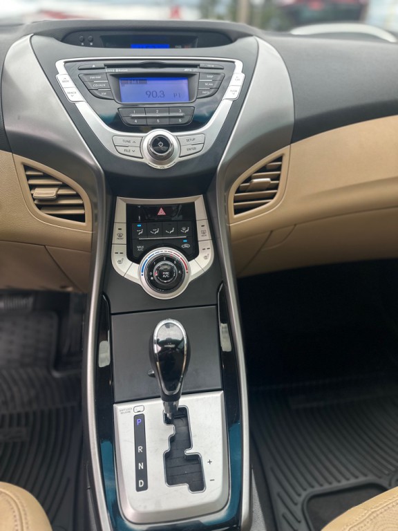 2012 Hyundai Elantra Image 15