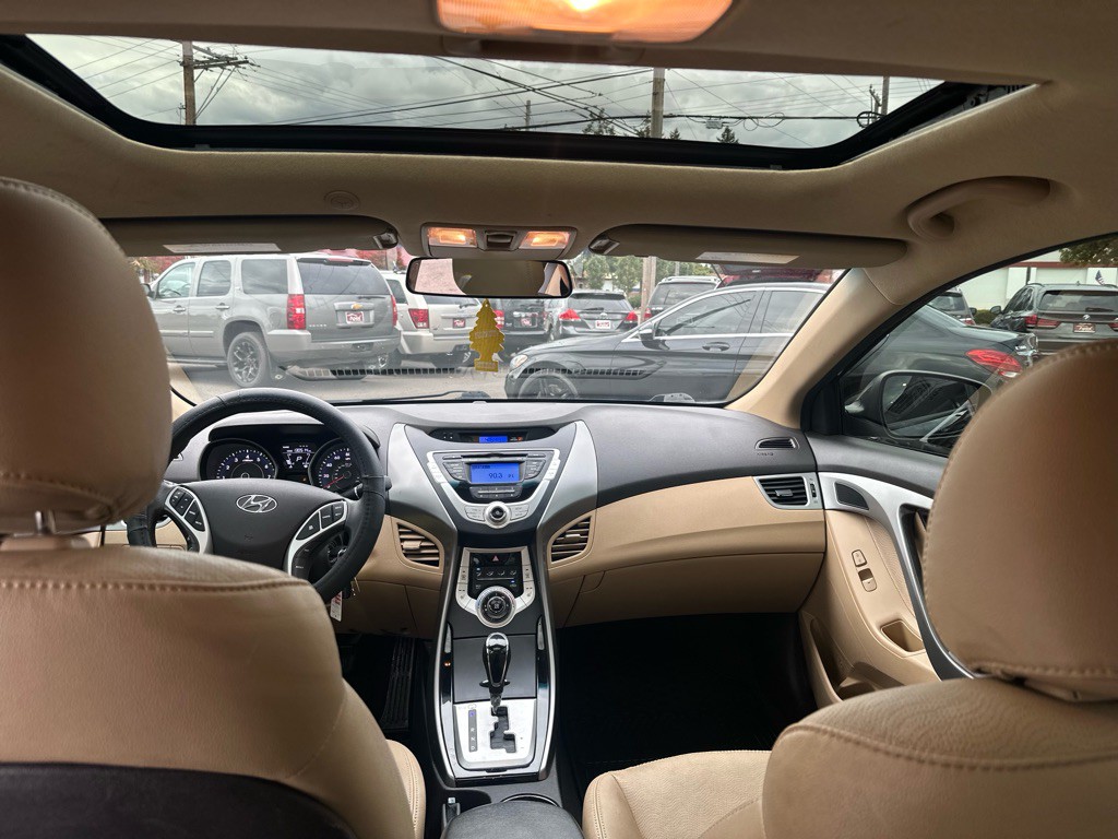 2012 Hyundai Elantra Image 21