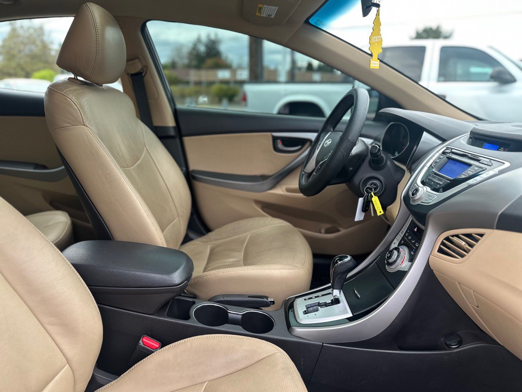 2012 Hyundai Elantra Image 23