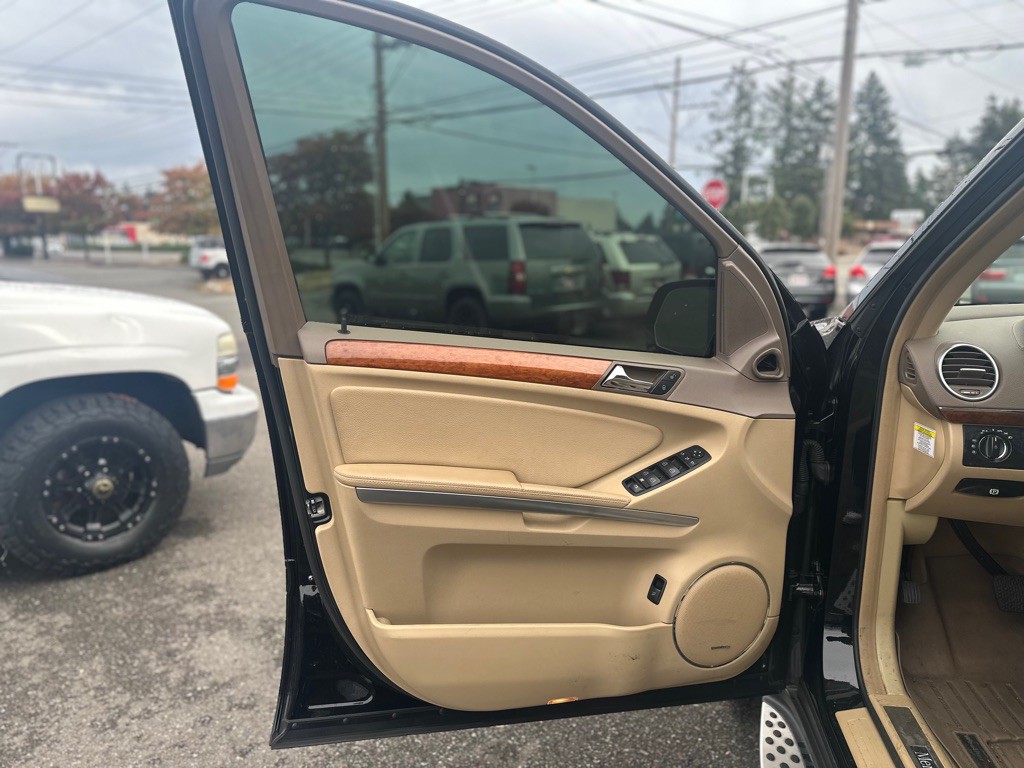 2009 Mercedes-Benz GL-Class Image 10