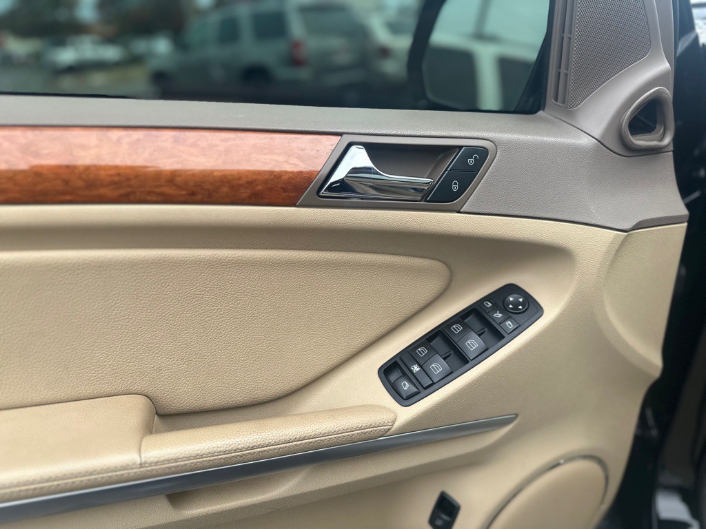 2009 Mercedes-Benz GL-Class Image 11