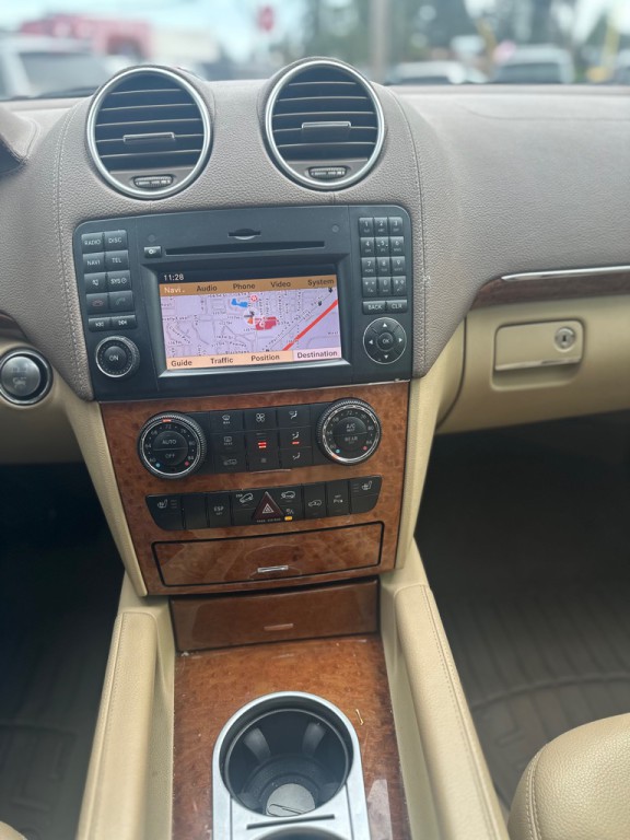 2009 Mercedes-Benz GL-Class Image 16