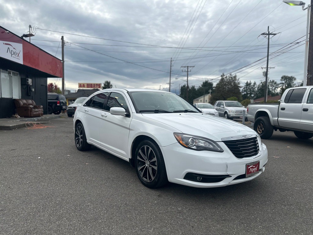 2012 Chrysler 200 Image 4