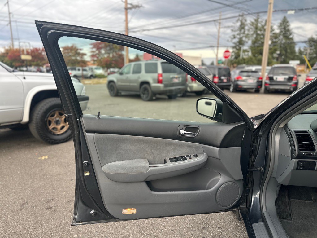 2003 Honda Accord Image 10