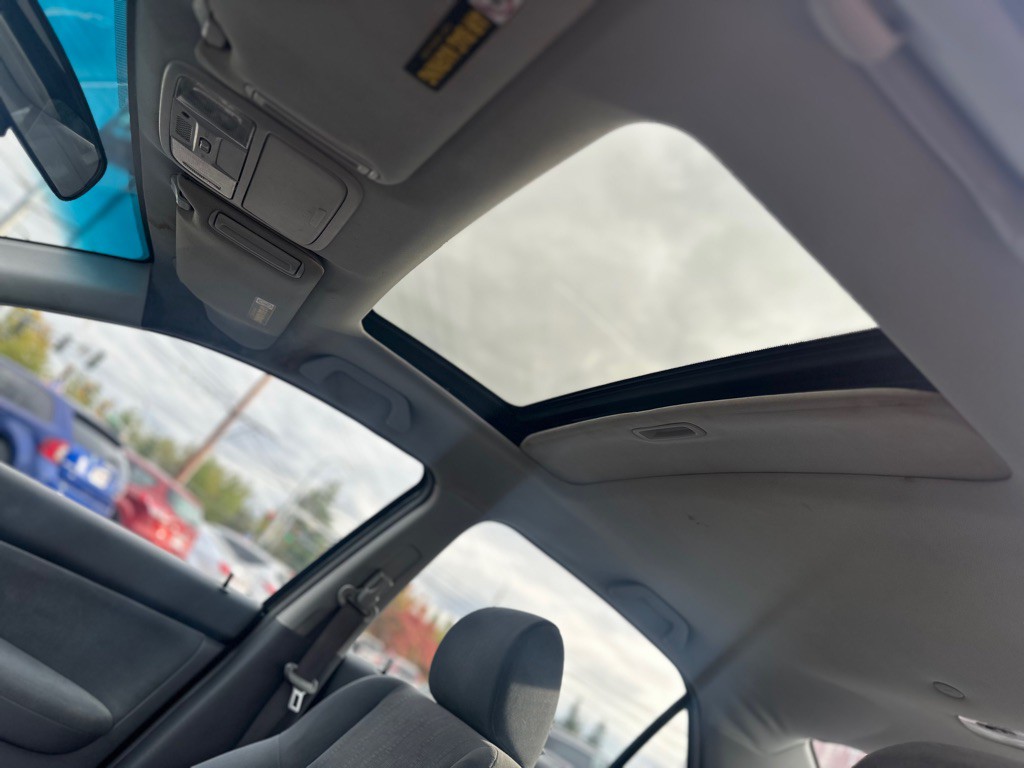 2003 Honda Accord Image 17