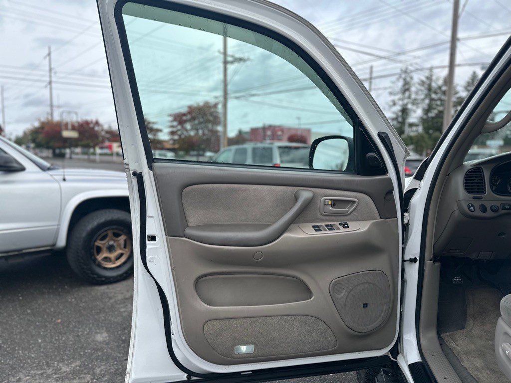 2006 Toyota Sequoia Image 10