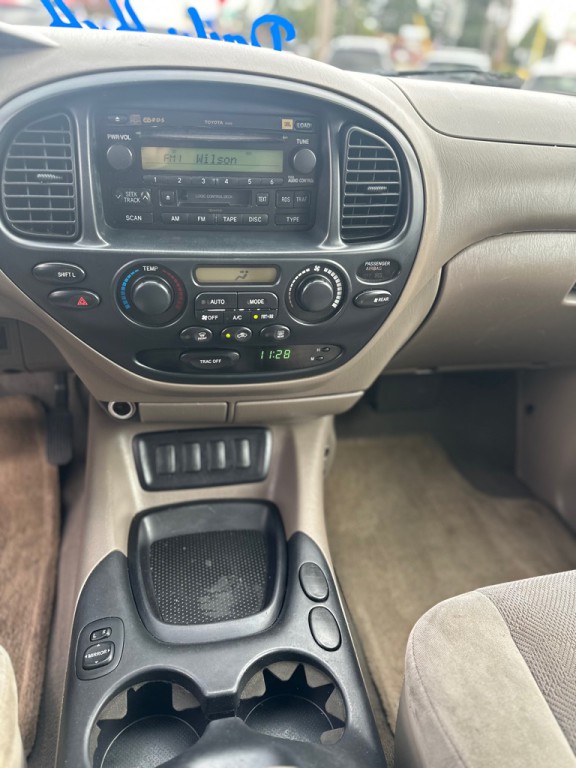 2006 Toyota Sequoia Image 15