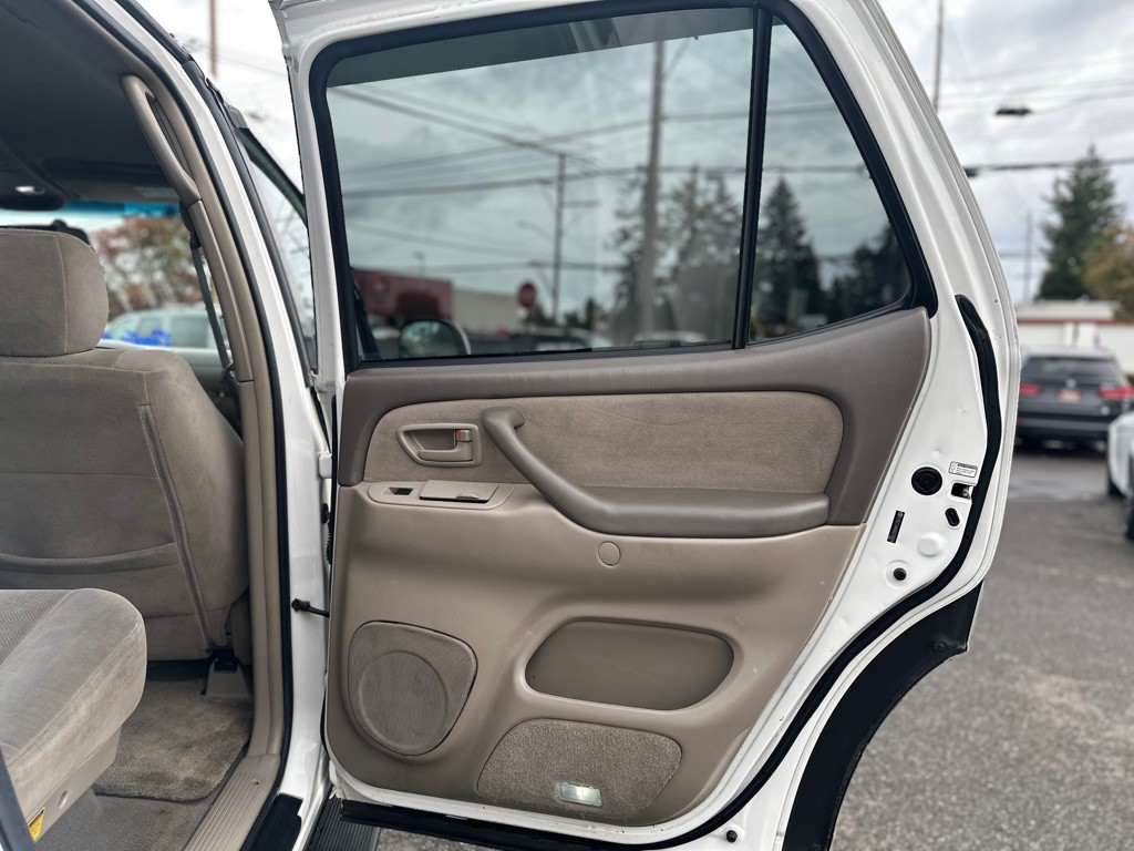 2006 Toyota Sequoia Image 18