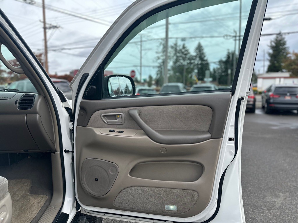2006 Toyota Sequoia Image 20