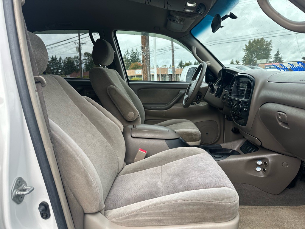 2006 Toyota Sequoia Image 21