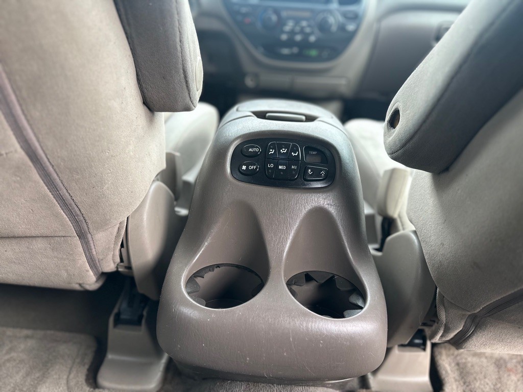 2006 Toyota Sequoia Image 24