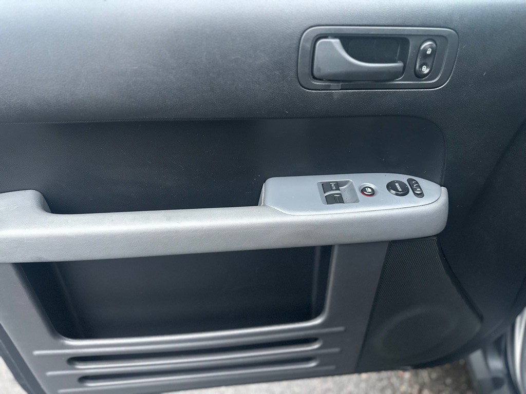 2005 Honda Element Image 12