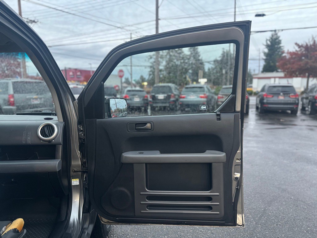 2005 Honda Element Image 24