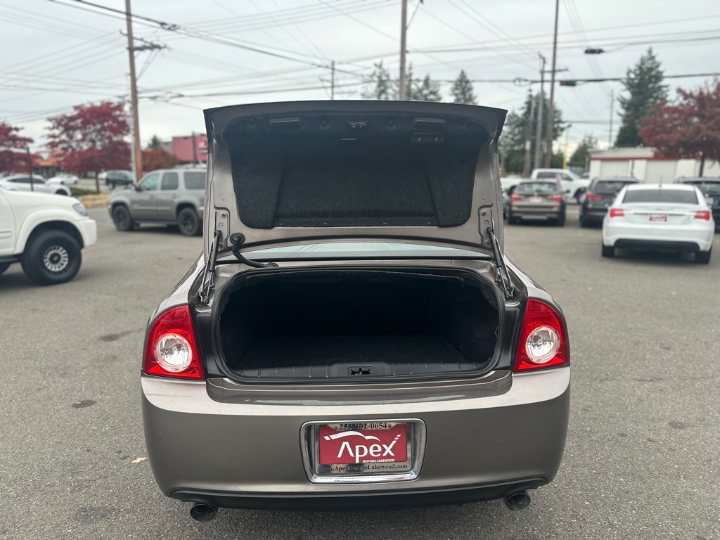 2012 Chevrolet Malibu Image 8
