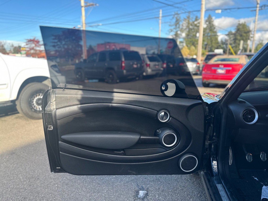 2013 MINI Cooper Image 12