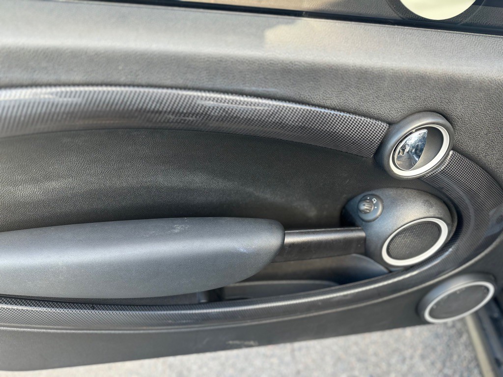 2013 MINI Cooper Image 13