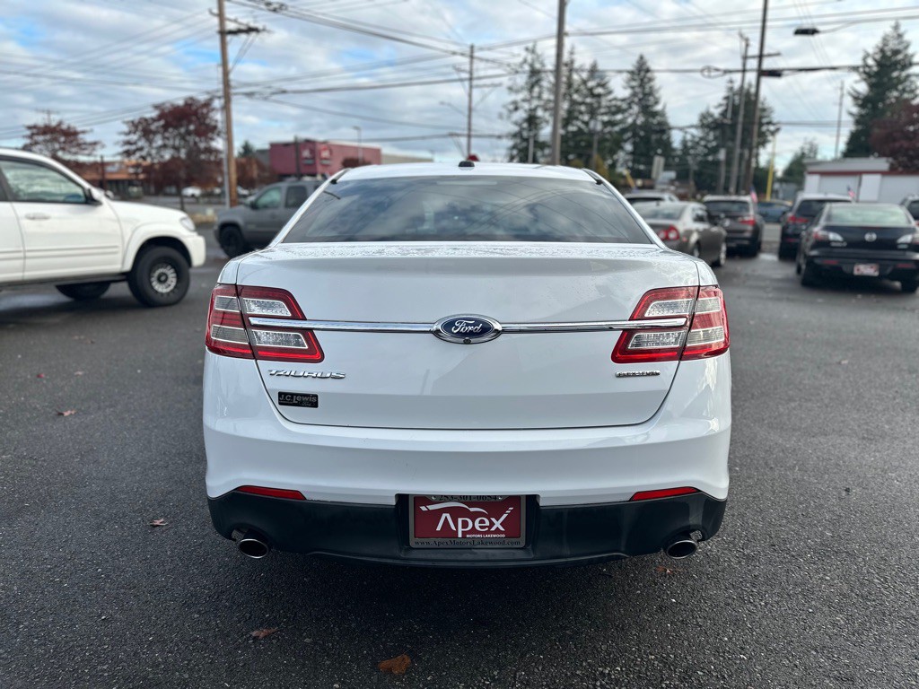 2015 Ford Taurus Image 7