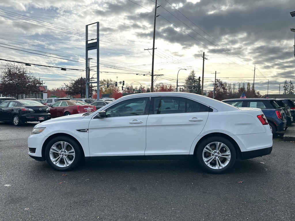 2015 Ford Taurus Image 9