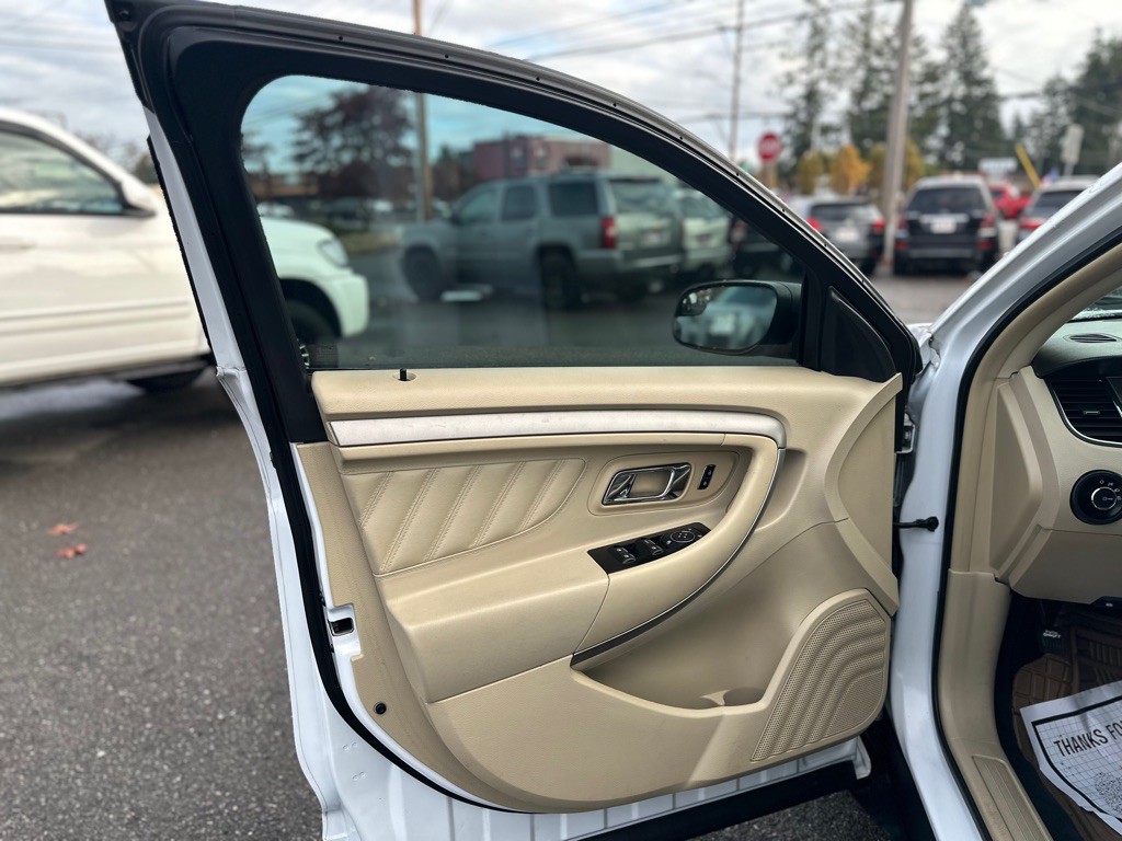 2015 Ford Taurus Image 10