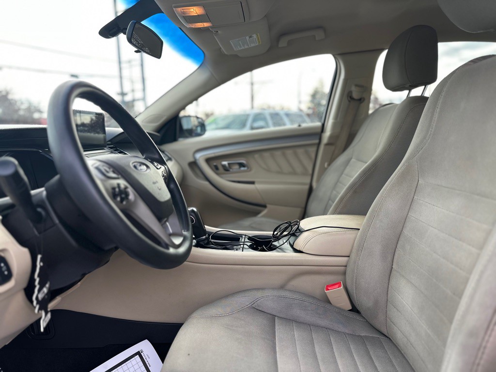 2015 Ford Taurus Image 12