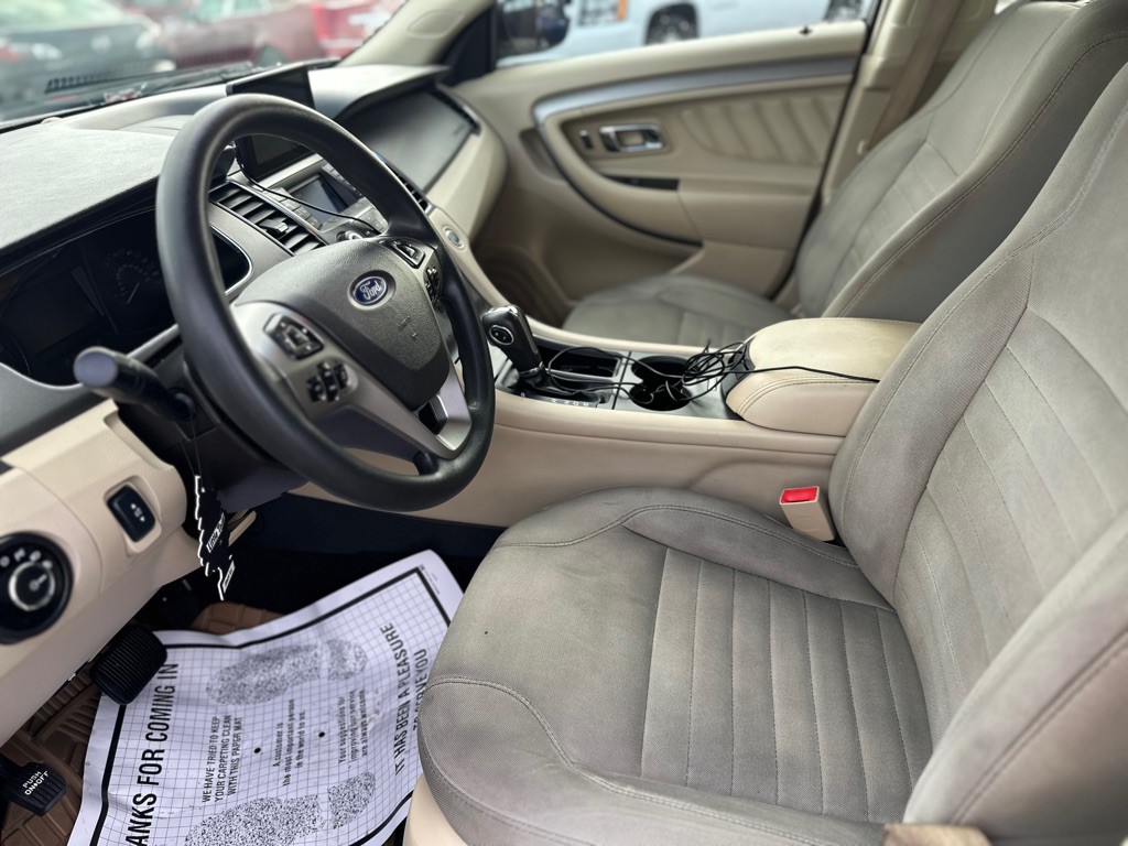 2015 Ford Taurus Image 13