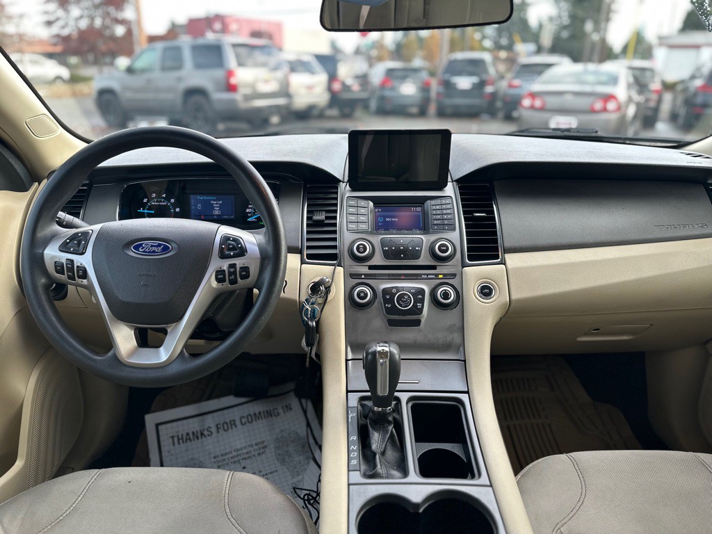 2015 Ford Taurus Image 20