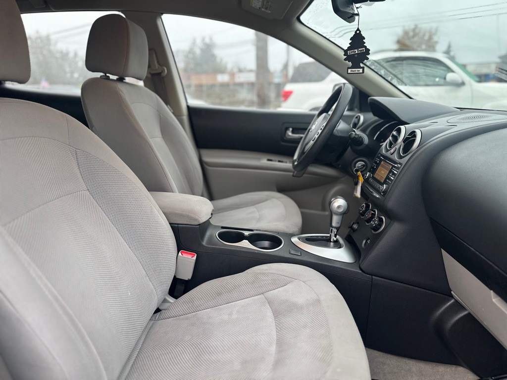 2015 Nissan Rogue Image 23