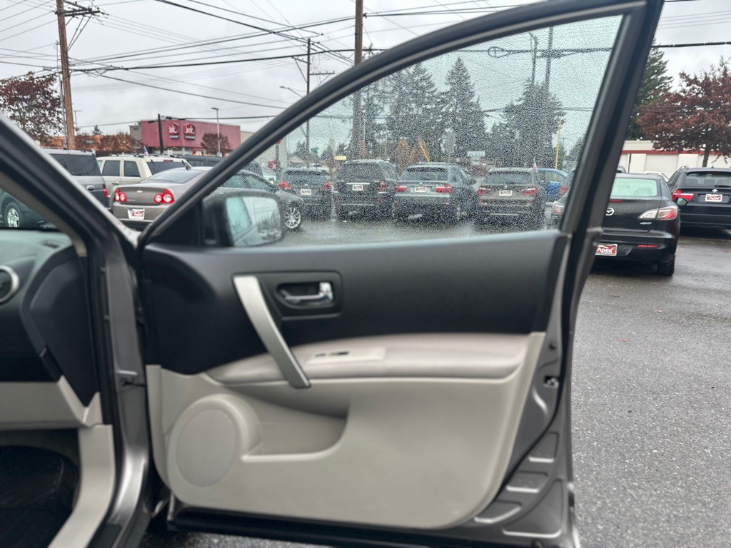 2015 Nissan Rogue Image 21