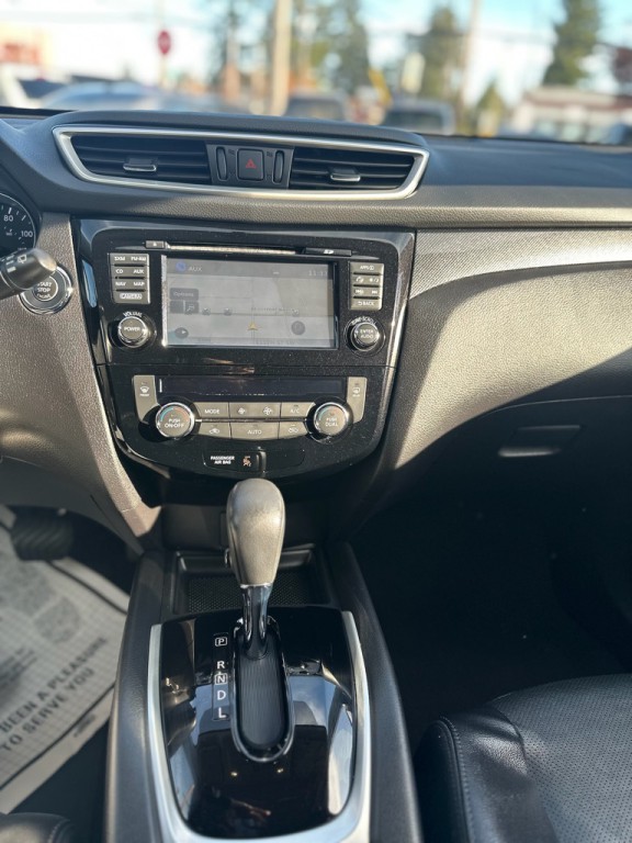 2016 Nissan Rogue Image 14